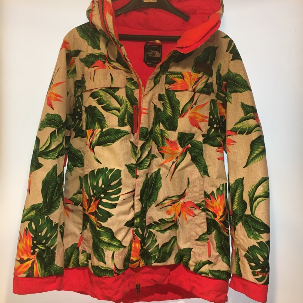 Women’s size large ski jacket by North face